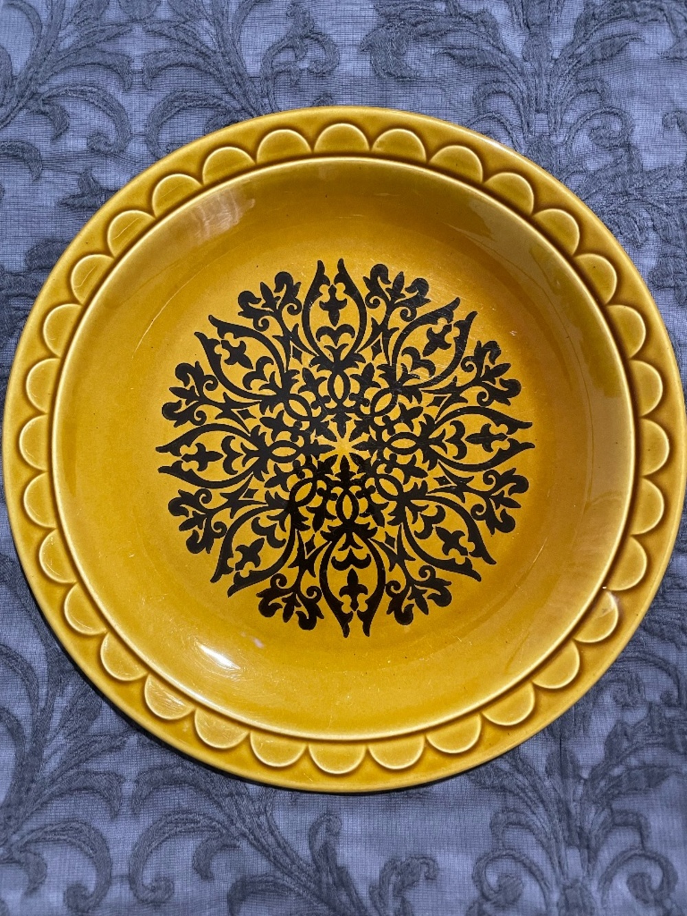 MCM Coventry Castilian 10" Dinner Plates Made In USA Homer Laughlin Granada Gold